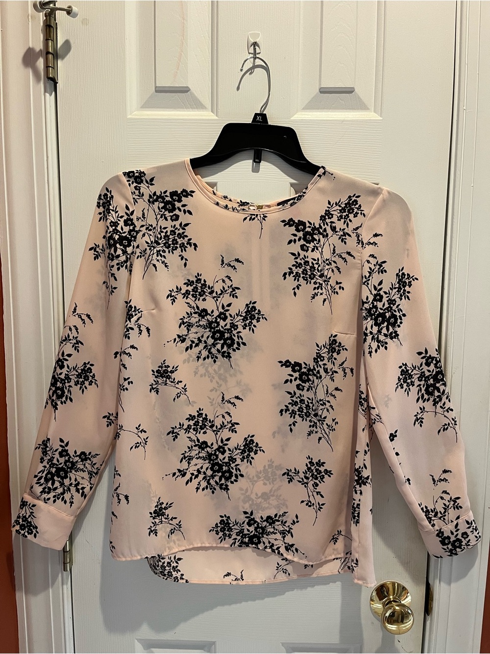 Vince Camuto Long Sleeved Soft Pink, Black Floral Print Size S
